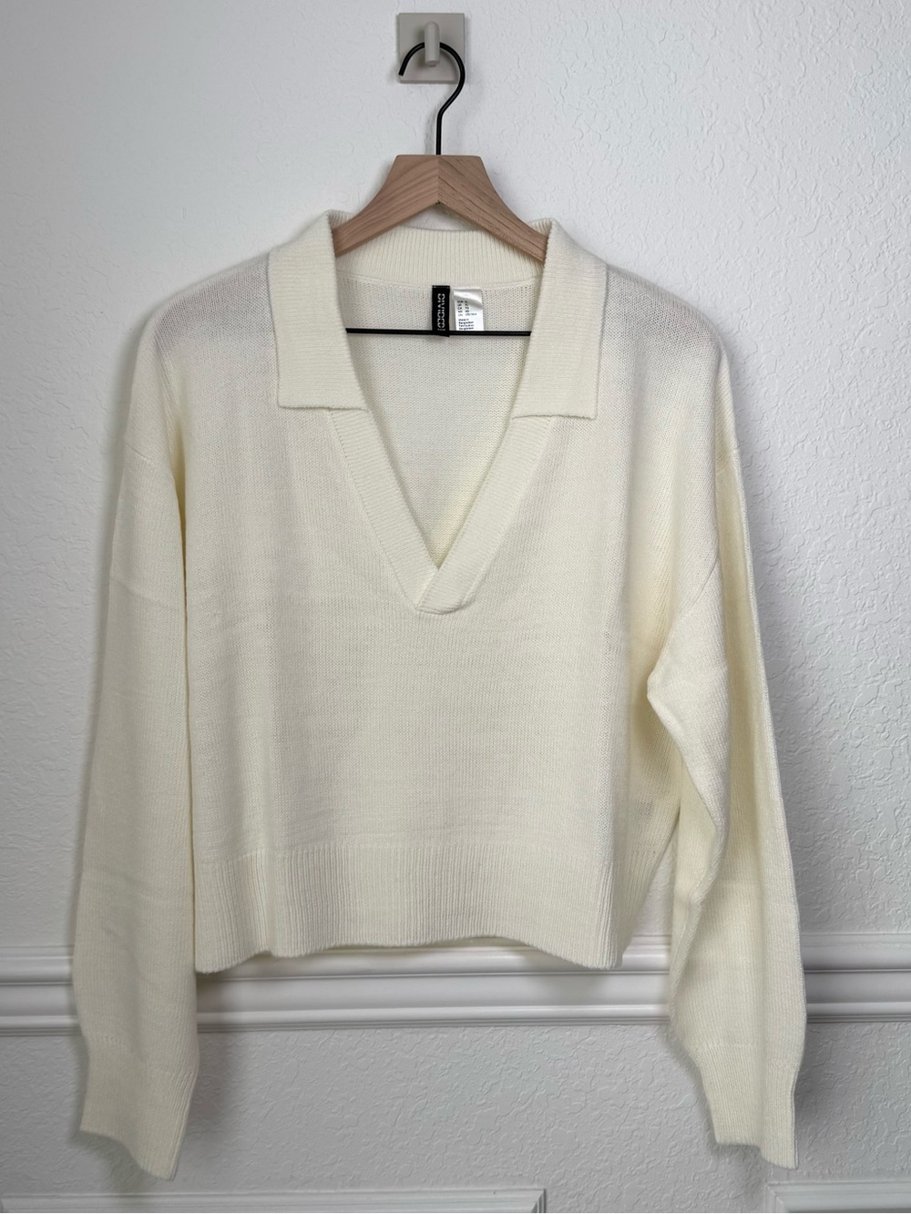 H&M Cream V-Neck Polo Sweater